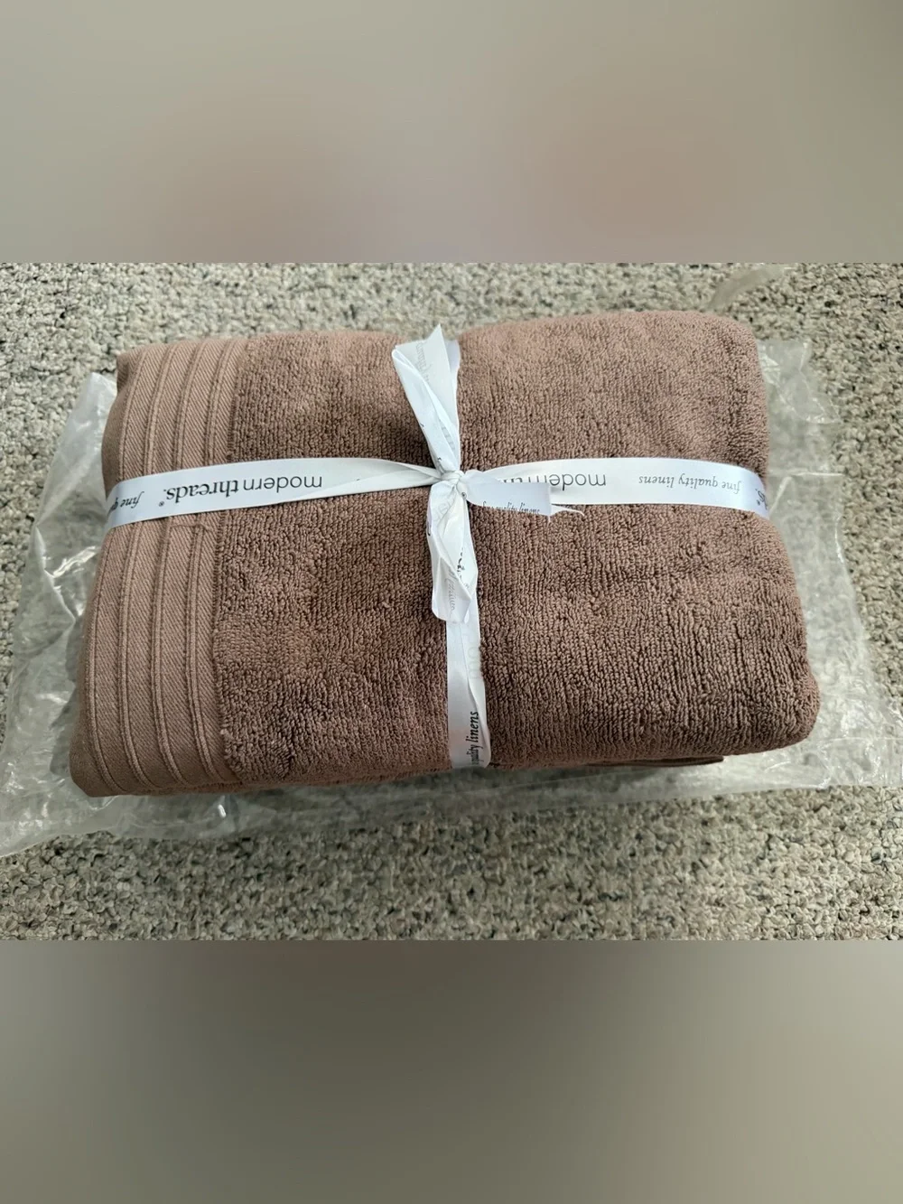 NWT 6-Piece Medallion Swirl Jacquard Towel Set in color Mocha